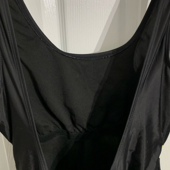 Batman Swimsuit /One Piece - Picture 5 of 15